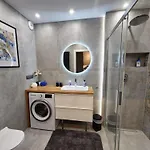 Harry's Apartment/centrum/parking アパート ヴロツワフ