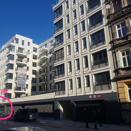 Harry's Apartment/centrum/parking アパート *